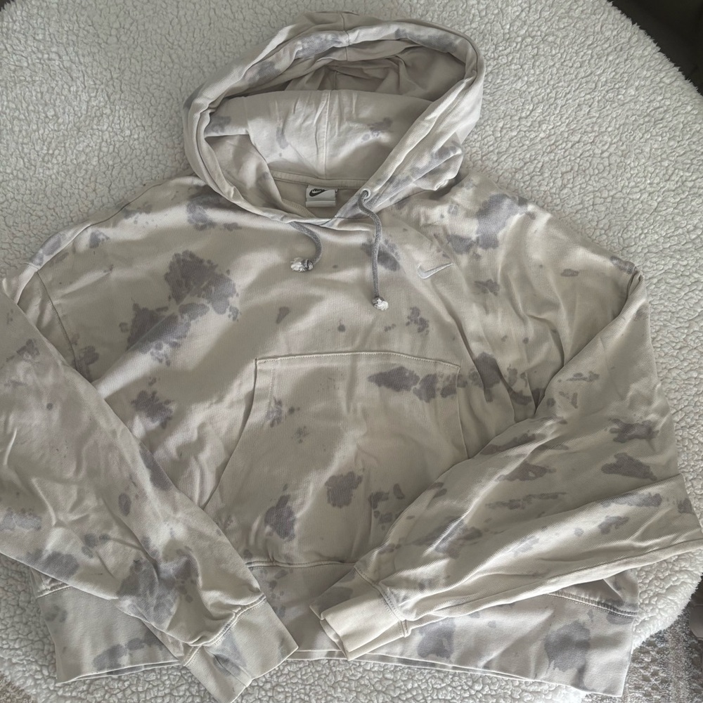 Nike Cream and Gray Cropped Hoodie